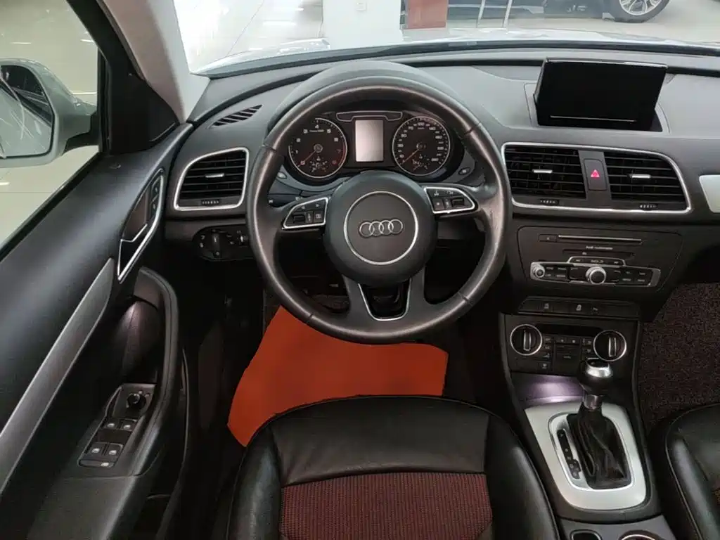 Фото 11 - Audi Q3