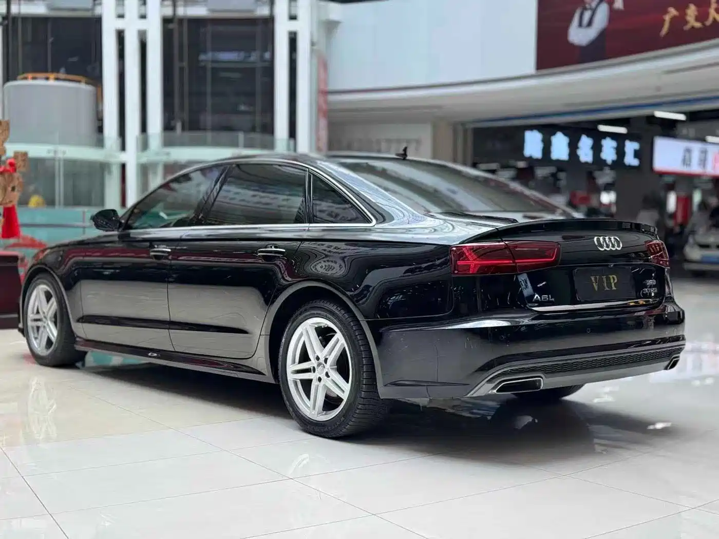 Фото 7 - Audi A6L