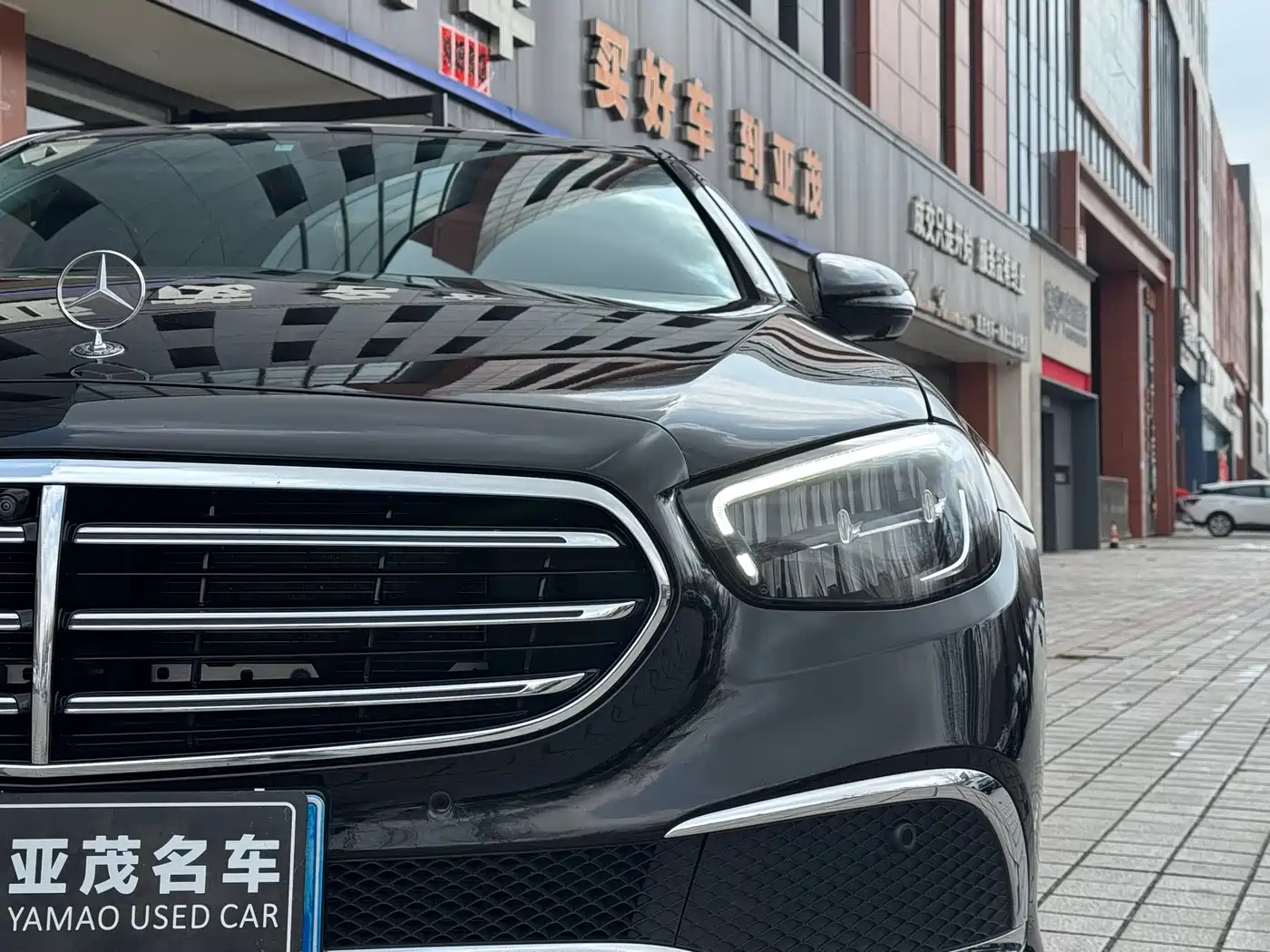 MERCEDES-BENZ E CLASS