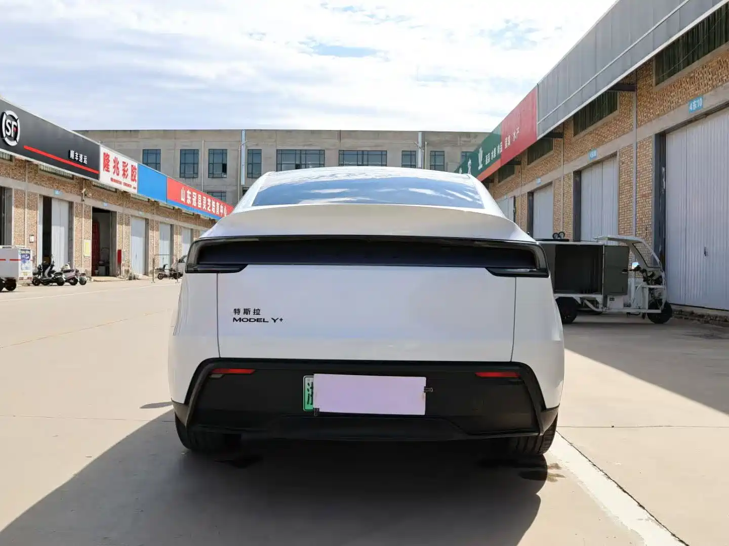 Фото 13 - Tesla Model Y