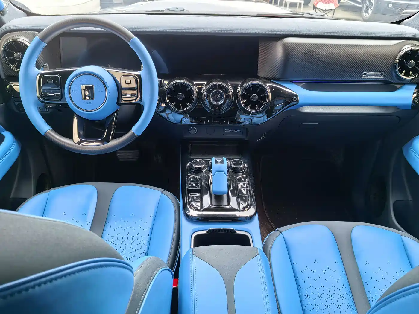 TANK CO CREATION TANK 300