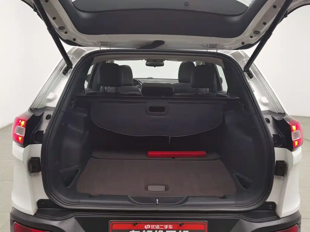 Photo 16 - Jeep Cherokee