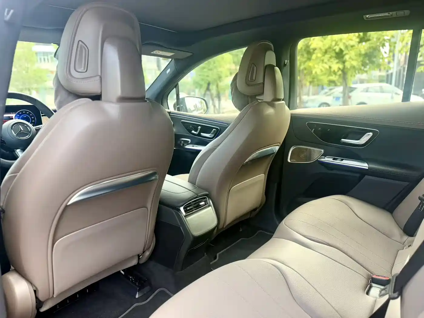 Mercedes-Benz EQE SUV 2025 2024 500 4MATIC Pioneer Edition