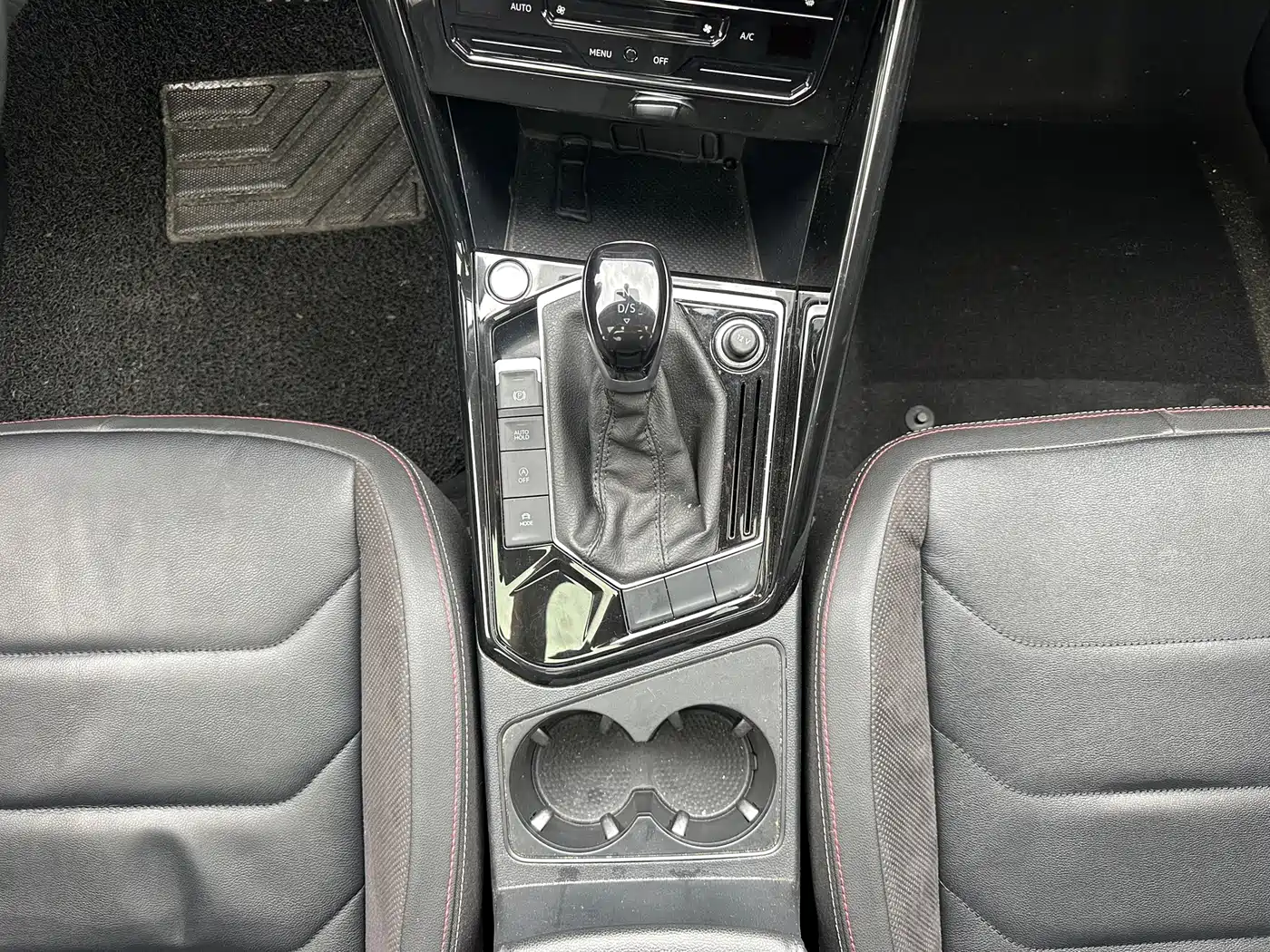 Volkswagen Tayron 2022 280TSI 2WD Luxury Smart Connect Edition фото 14