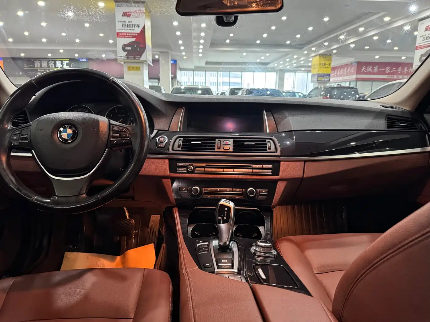 BMW 5 Series (Import) 2014 520i Touring фото 6