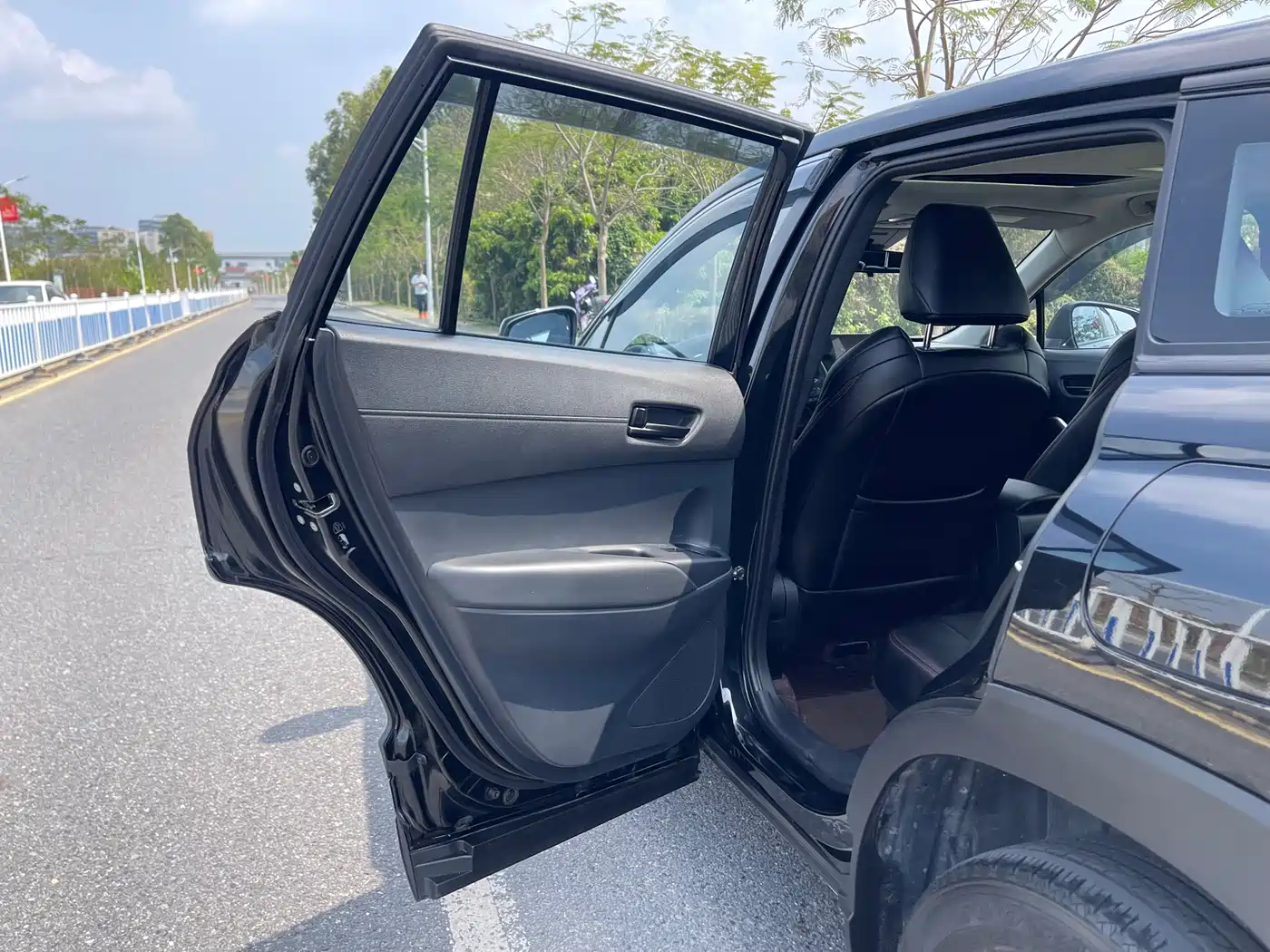 Toyota Frontlander 2024 2.0L Smart Hybrid Dual Engine Leading Edition фото 29