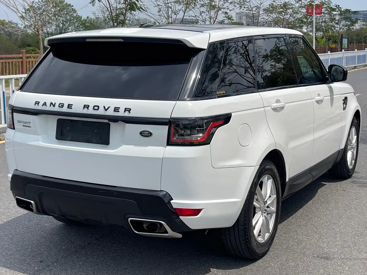 Land Rover Range Rover Sport 2017 3.0 SC V6 SE фото 6