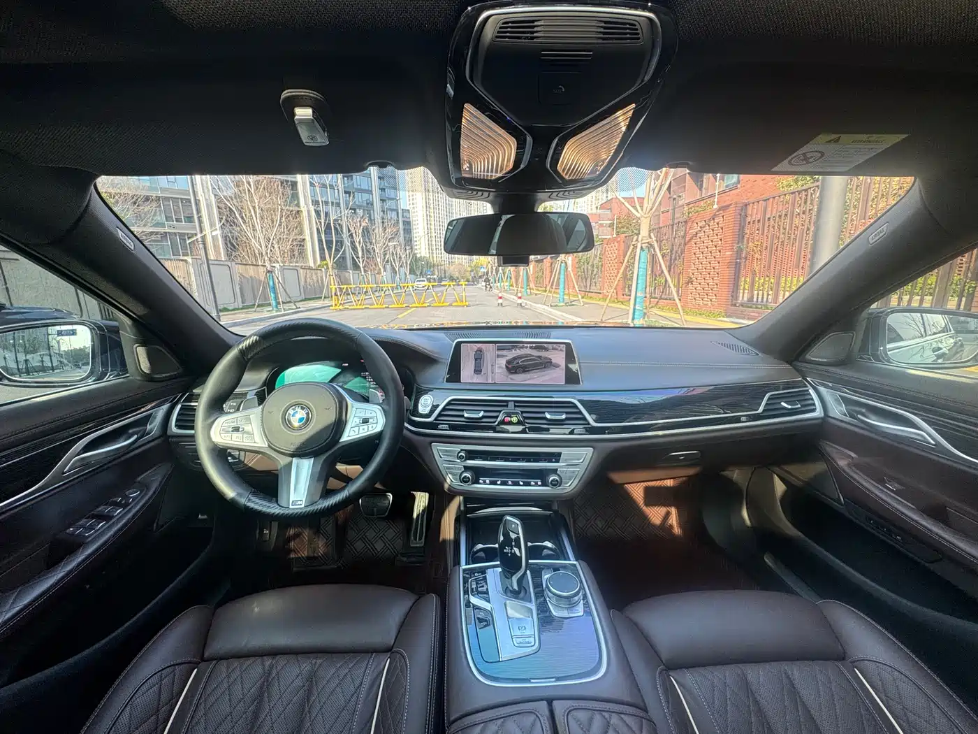 BMW 7 Series 2021 Model 740Li Leading M Sport Package фото 5