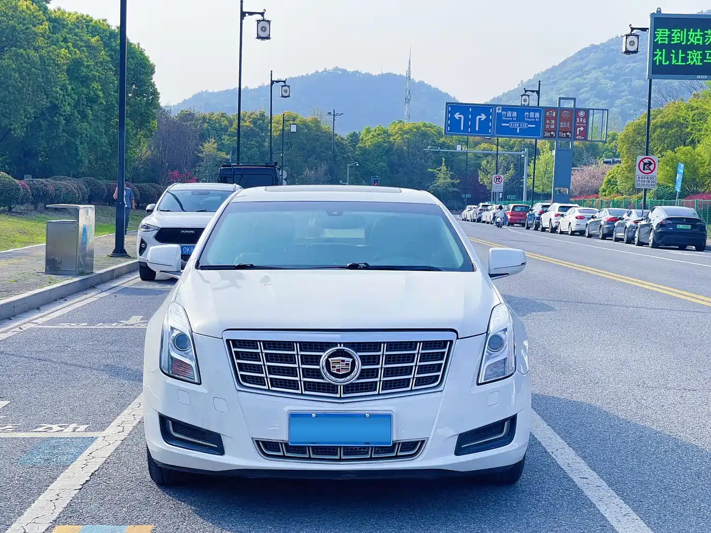 Cadillac XTS 2013 28T Luxury фото 2