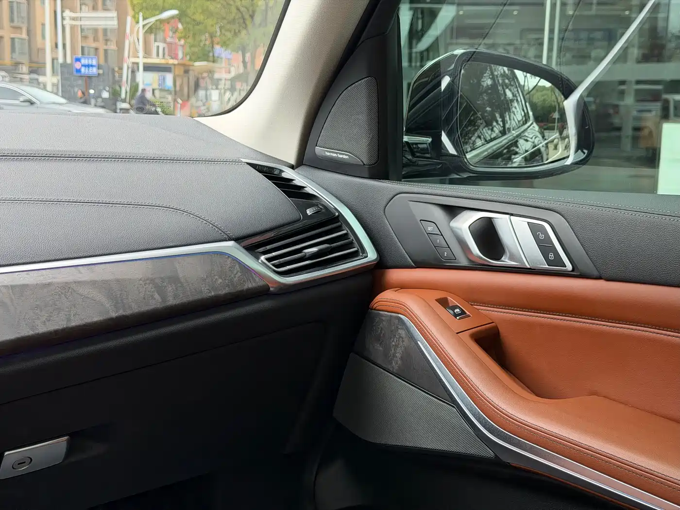 BMW X5 (Import) 2019 xDrive40i Exclusive M Sport Package фото 19