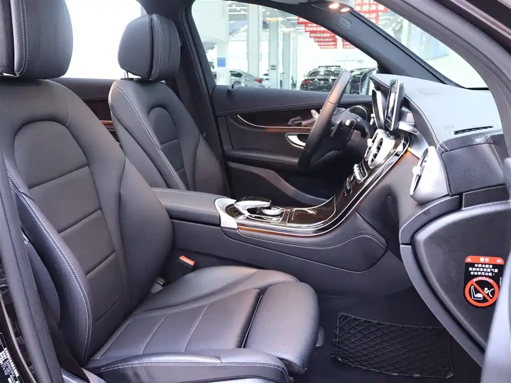 Mercedes-Benz GLC 2019 GLC 260 L 4MATIC Luxury фото 20