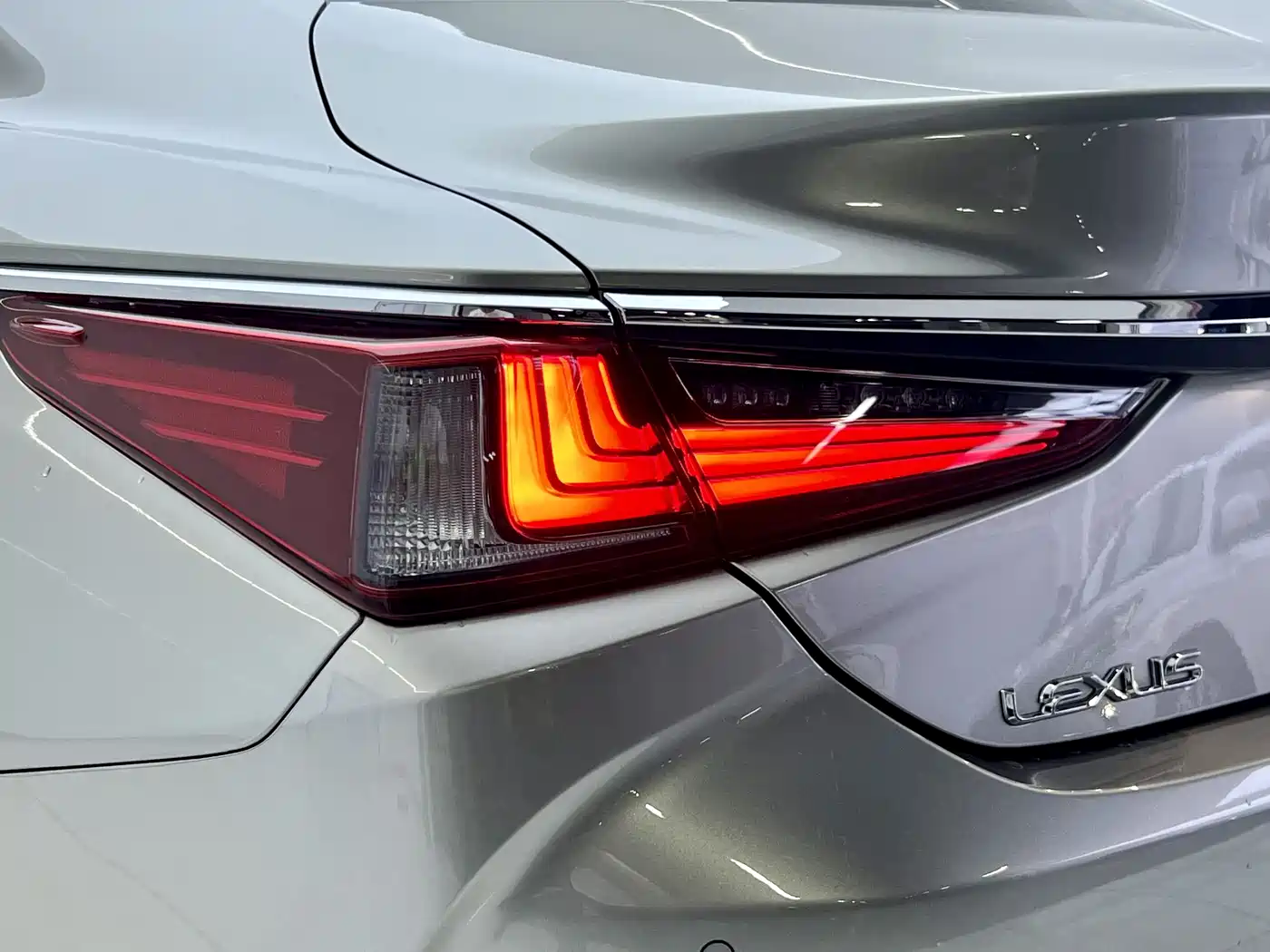 Lexus ES 2021 200 Excellence Edition фото 22