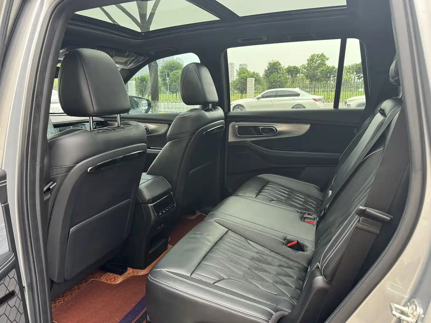 GAC Trumpchi Trumpchi GS8 2022 Hybrid Series 2.0TM 4WD Premium Edition (7-Seater) фото 11