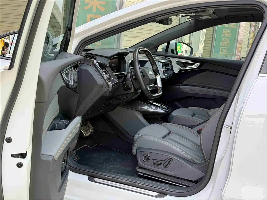 Audi Q4 e-tron 2024 40 e-tron Creation Edition фото 7