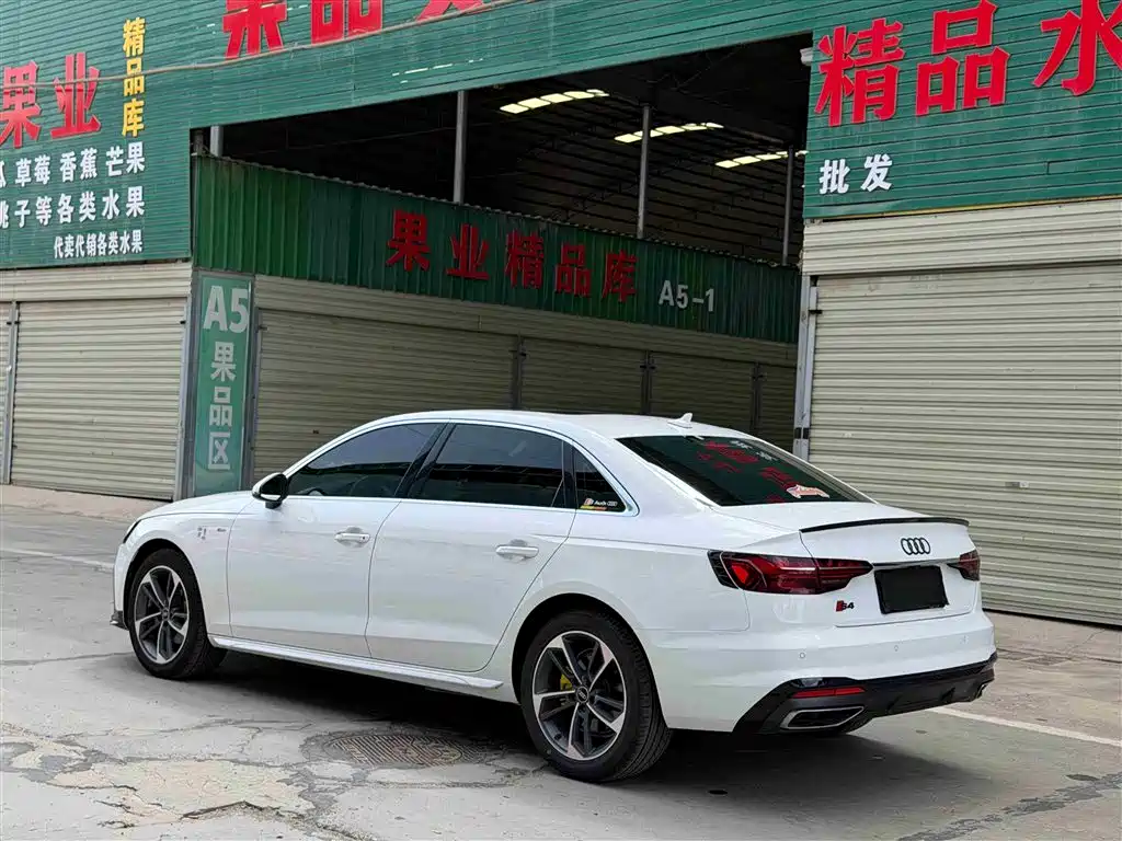 Audi A4L 2022 40 TFSI Fashion Dynamic фото 6