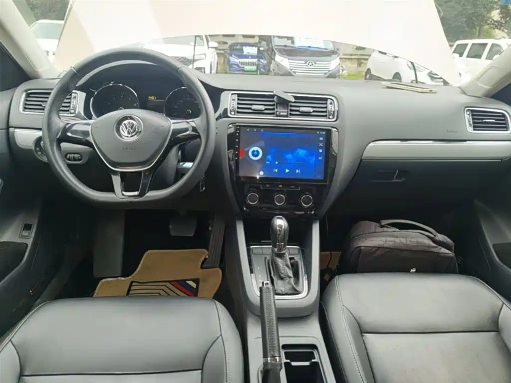 Volkswagen Sagitar 2016 230TSI 25th Anniversary Edition фото 10