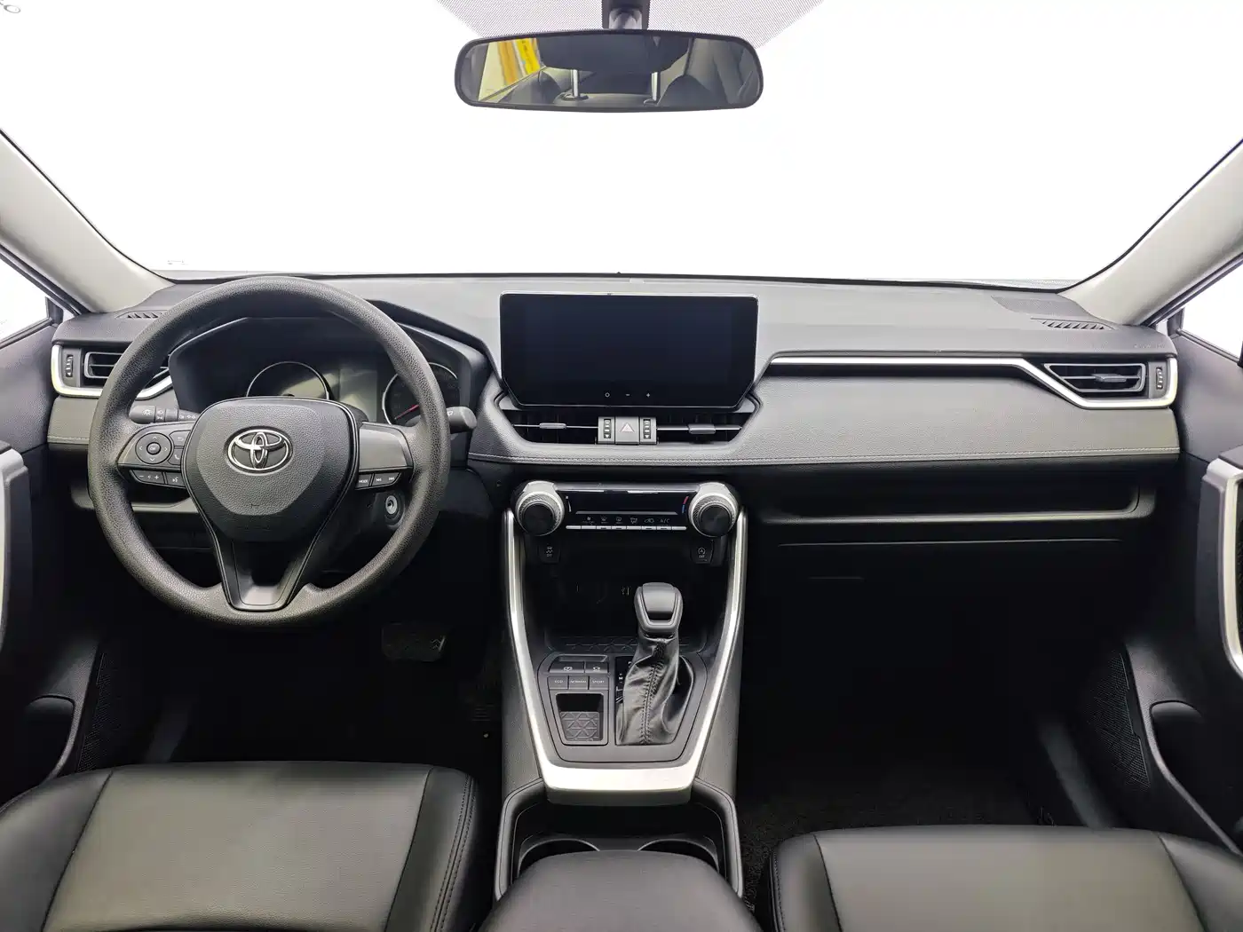 Toyota Wildlander 2024 2.0L CVT FWD Leading Edition фото 15