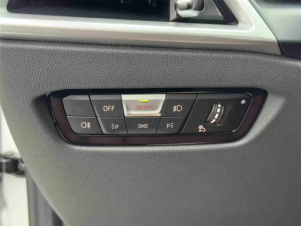 BMW 3 Series 2025 325Li M Sport Package фото 14