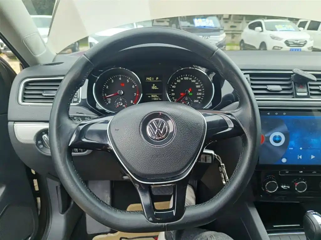 Volkswagen Sagitar 2016 230TSI 25th Anniversary Edition фото 11
