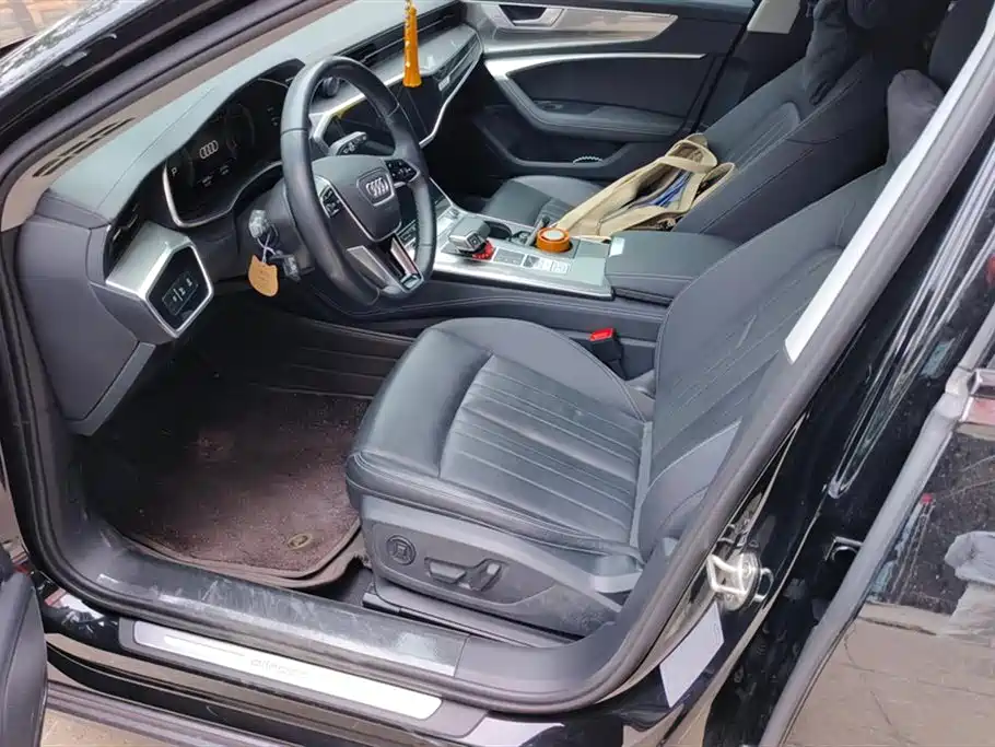 Audi A6 (Import) 2025 allroad quattro Explorer 55 TFSI Premium Off-Road фото 9