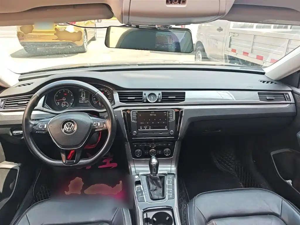 Volkswagen Passat 2017 330TSI DSG Prestige фото 10
