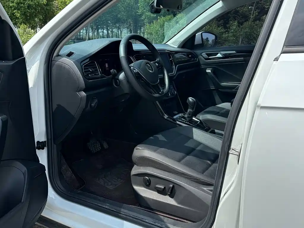 Volkswagen T-ROC 2022 280TSI DSG 2WD Comfort PLUS фото 7