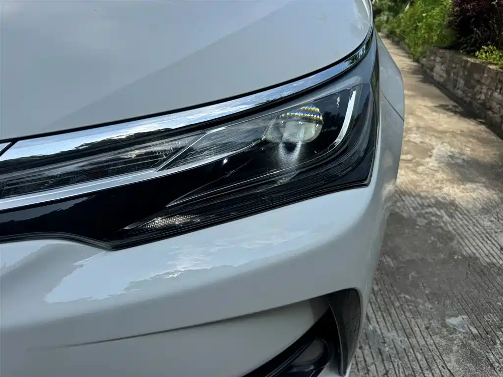 Toyota Corolla 2017 Facelift 1.2T S-CVT GL-i фото 25