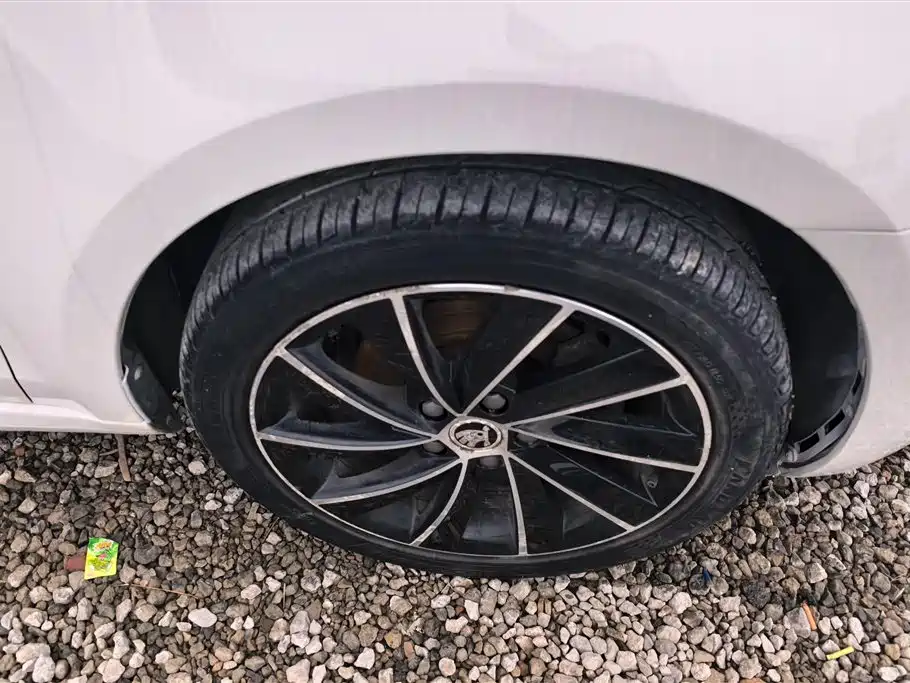 Škoda Octavia 2018 TSI280 DSG Luxury Edition фото 6