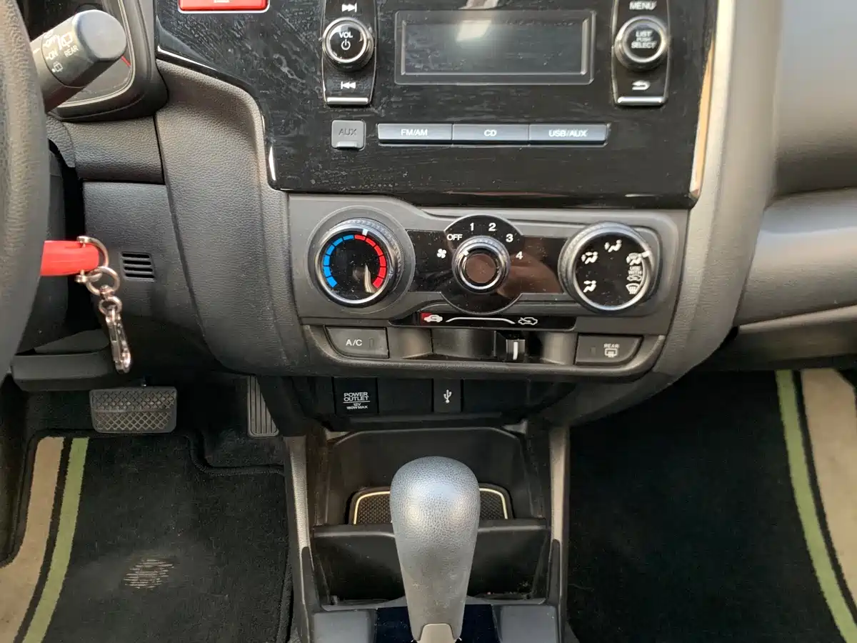 Photo 13 - Honda Fit
