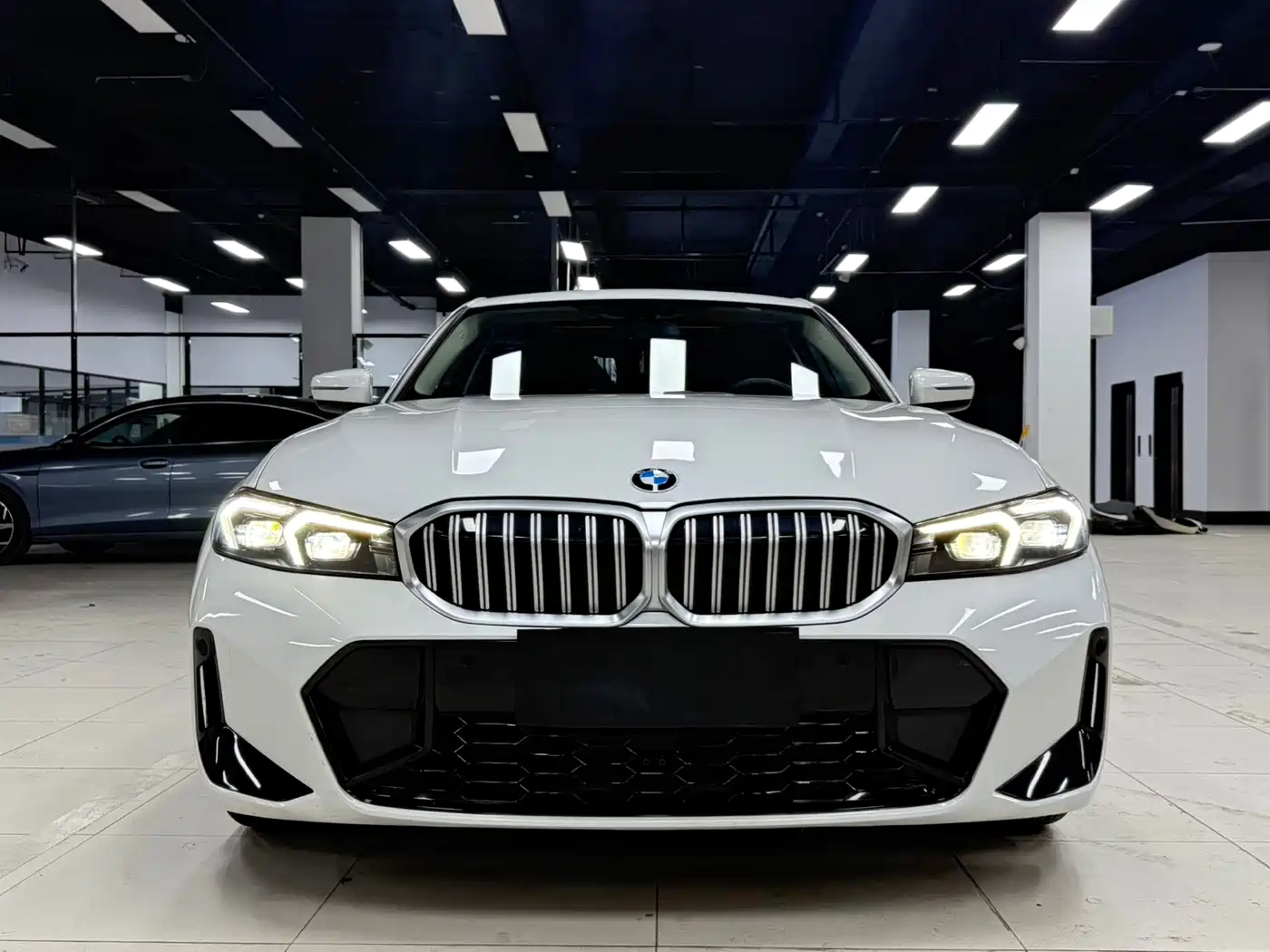 BMW 3 SERIES