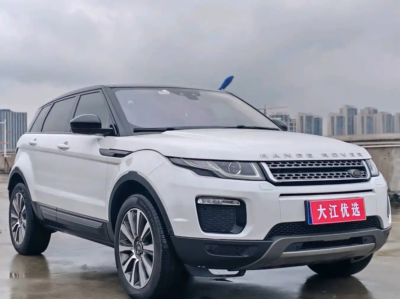 Land Rover Range Rover Evoque 2018 240PS SE Smart Edition фото 4
