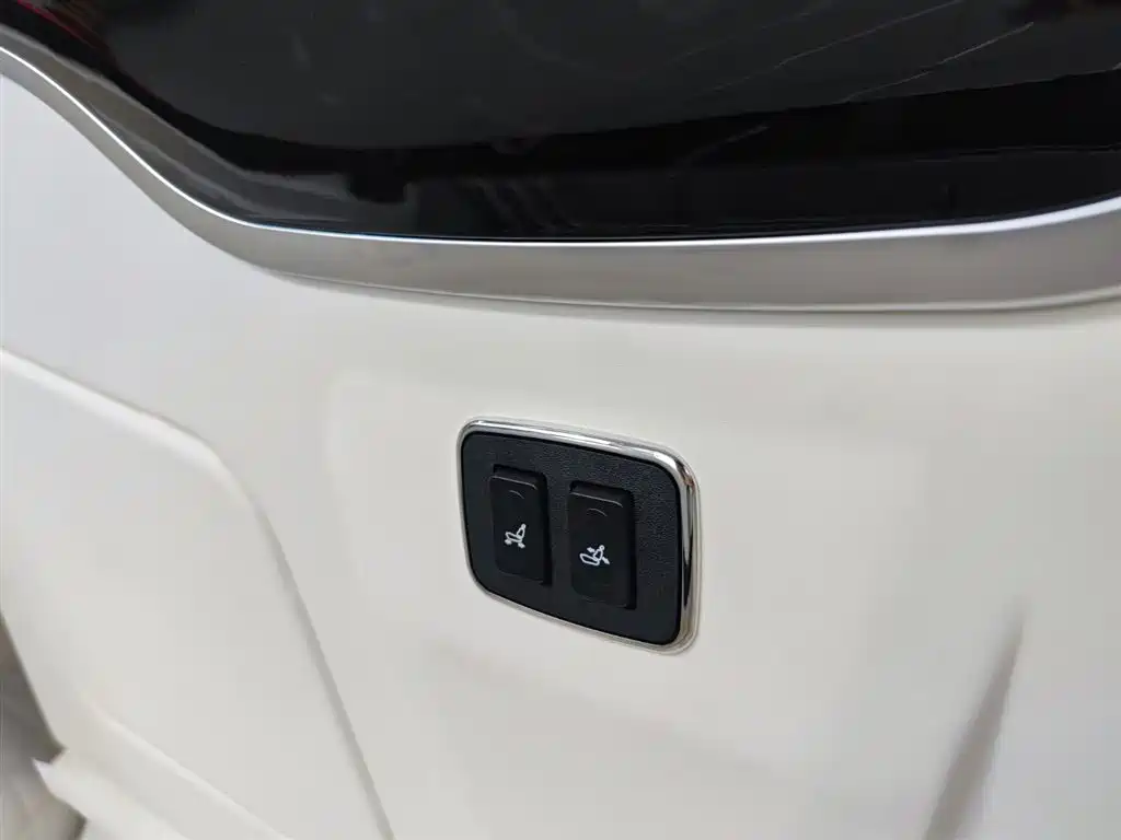 Mercedes-Benz V-Class 2021 V 260 L Long Wheelbase Luxury Edition фото 27