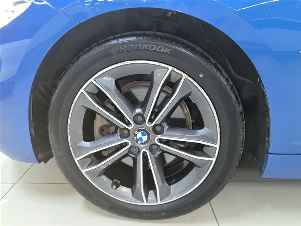 BMW 1 Series 2018 118i Sport Edition фото 23