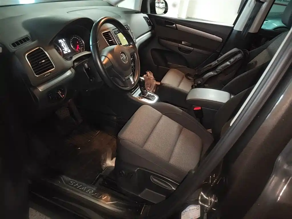 Volkswagen Sharan 2014 2.0TSI Standard фото 15