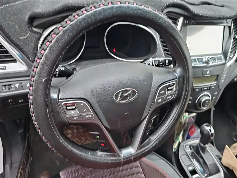 Hyundai Santa Fe 2013 Model 2.4L Automatic 2WD Smart фото 15