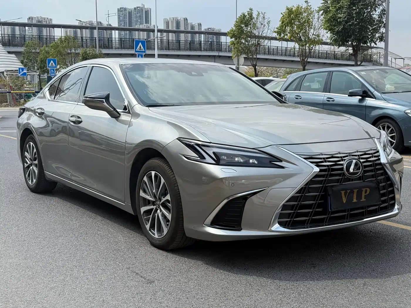 Lexus ES 2025 300h Ultimate Edition фото 3