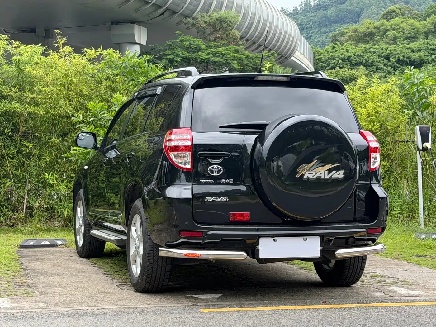 Фото 7 - Toyota RAV4