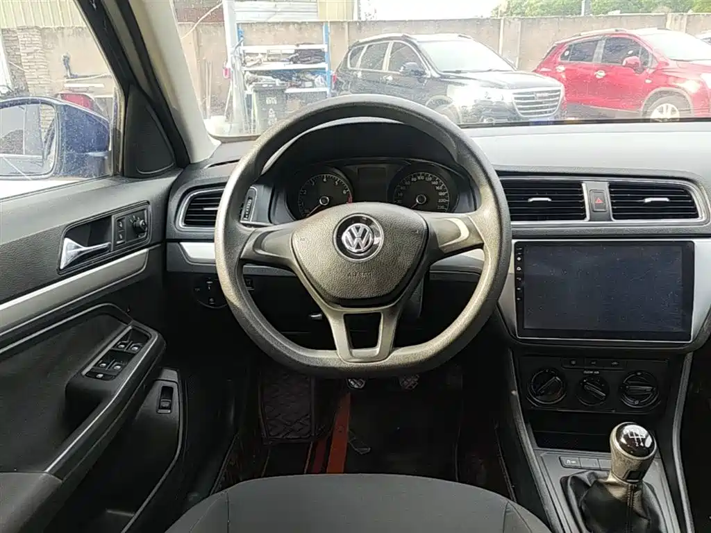 Volkswagen Lavida 2017 1.6L Manual Trend Edition фото 11
