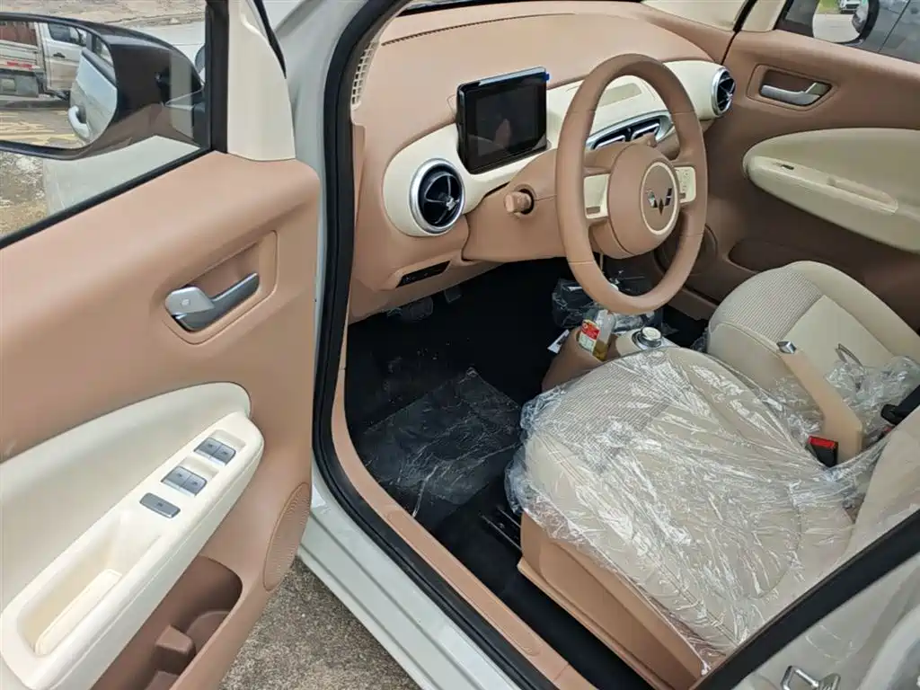Wuling Motors Hongguang MINIEV 2026 2025 4-Door Advanced