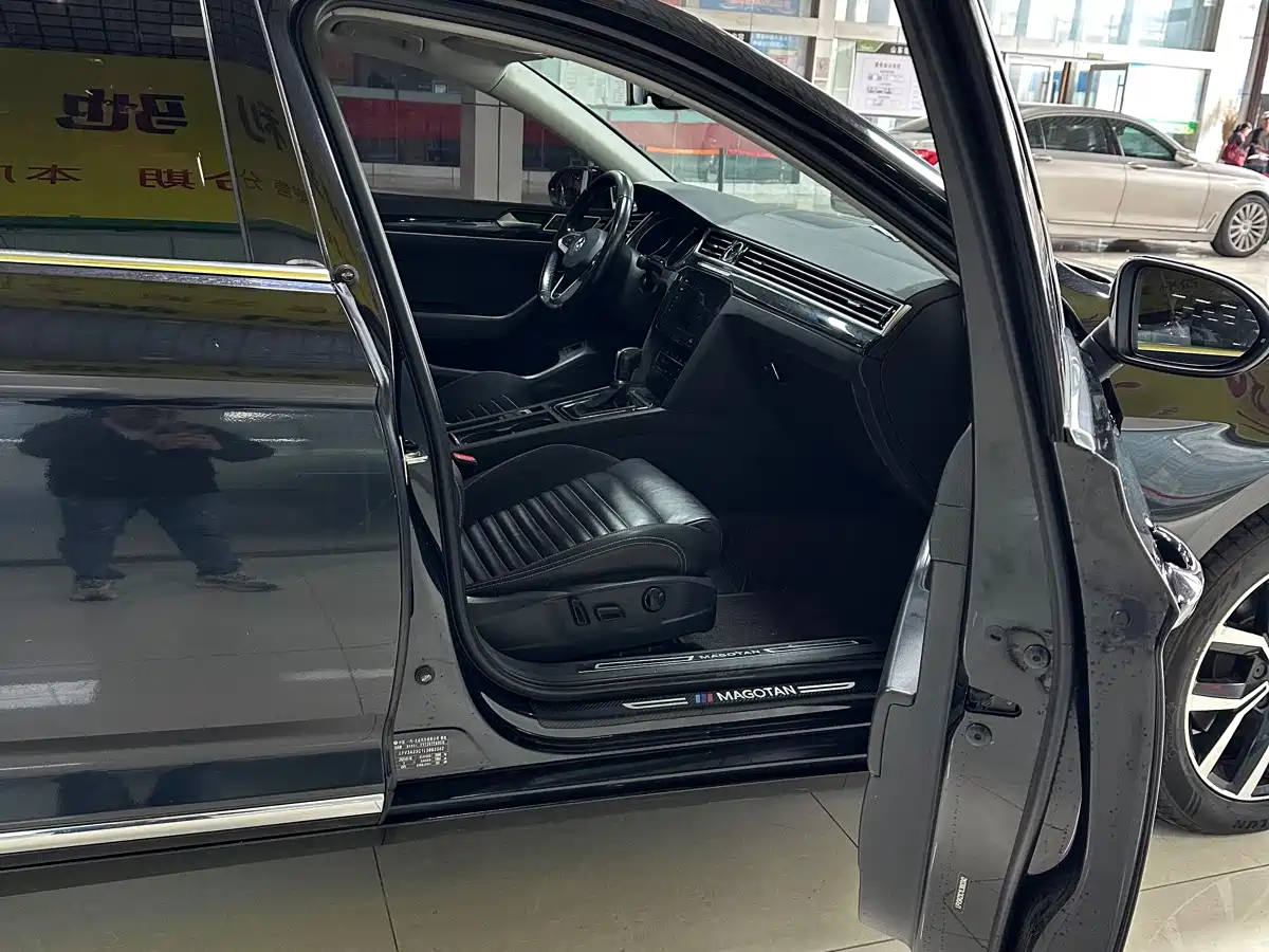 Volkswagen Magotan 2020 330TSI DSG Leading фото 11