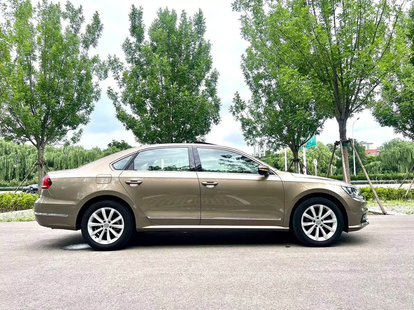 Volkswagen Passat 2017 330TSI DSG Prestige фото 6