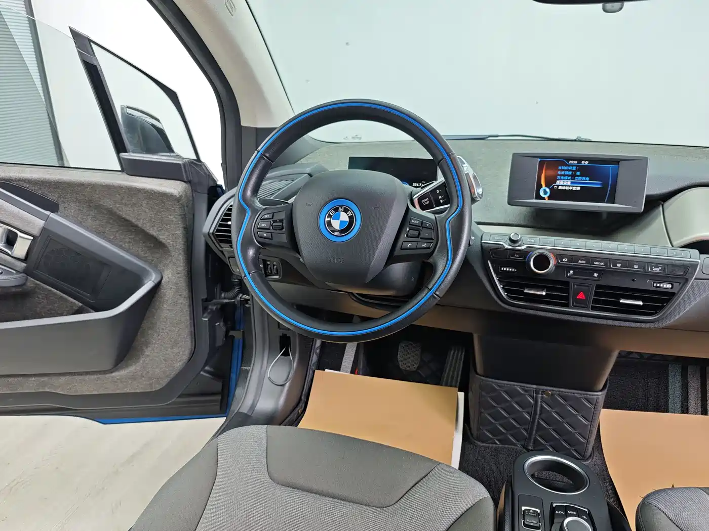 Photo 12 - BMW i3 (Import)