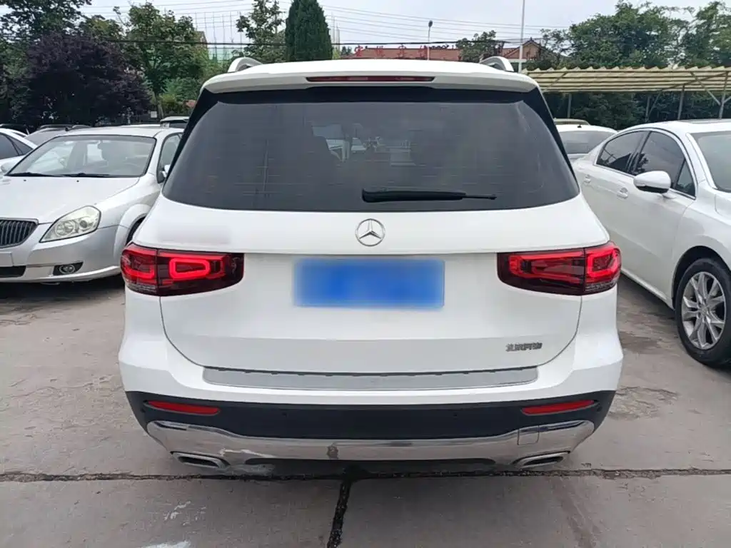 MERCEDES-BENZ GLB
