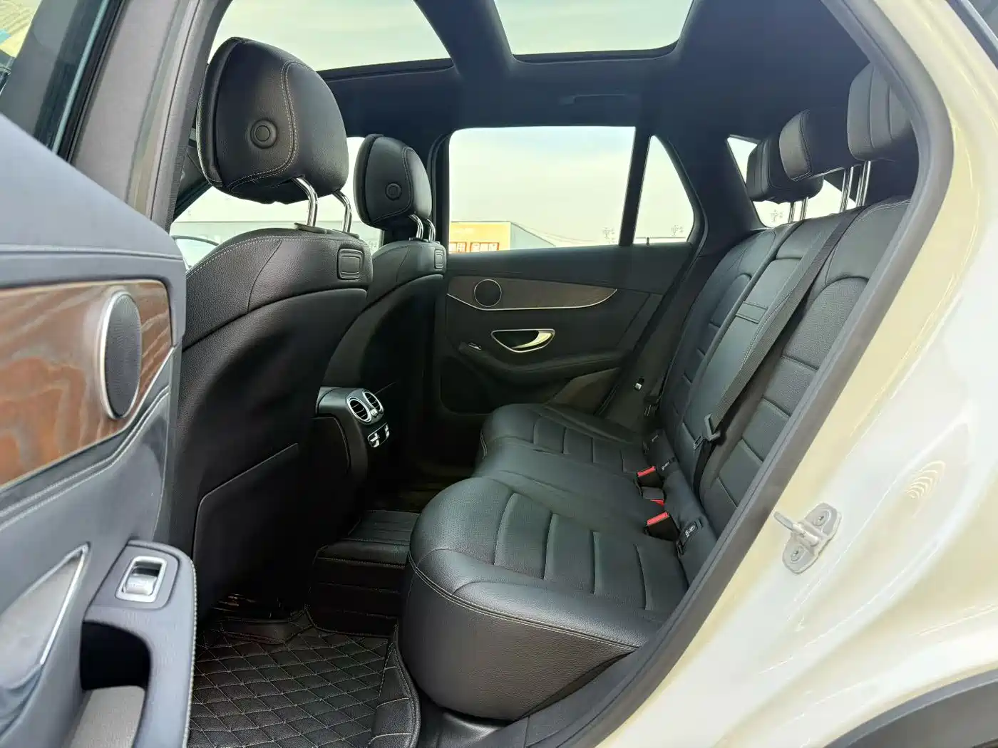 Mercedes-Benz GLC 2016 GLC 300 4MATIC Dynamic фото 10