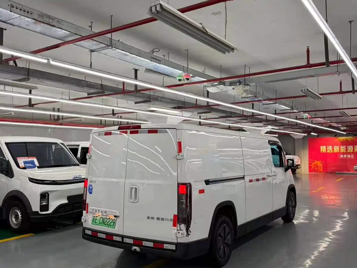 Foton Fengjing i7 2025 2025 Professional Logistics Long Wheelbase FWD CATL 66.67kWh Smart Edition Flat Roof Single Tire 2-Seater