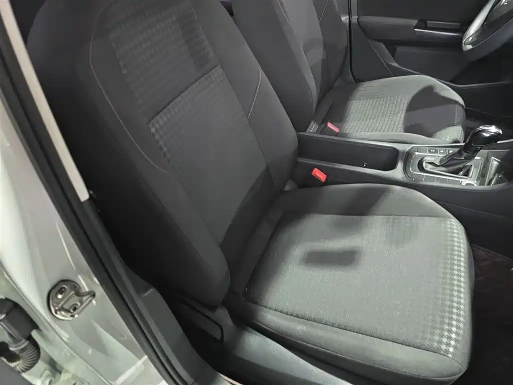 Volkswagen Bora 2019 1.5L Auto Fashion Model фото 25