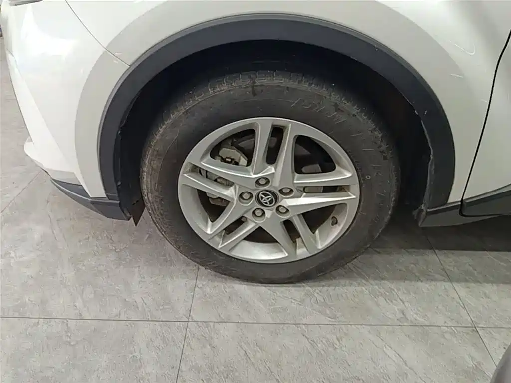 Toyota C-HR 2021 2.0L Comfort Edition фото 23