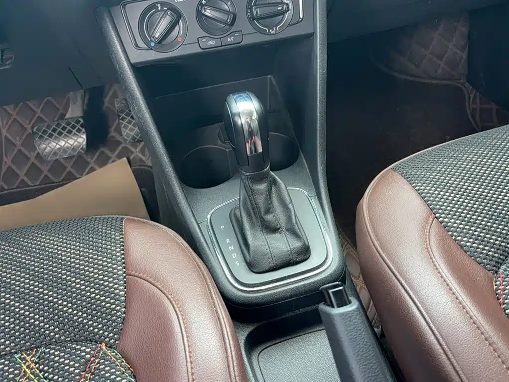 Volkswagen Polo 2018 1.5L Auto Safe Drive фото 15