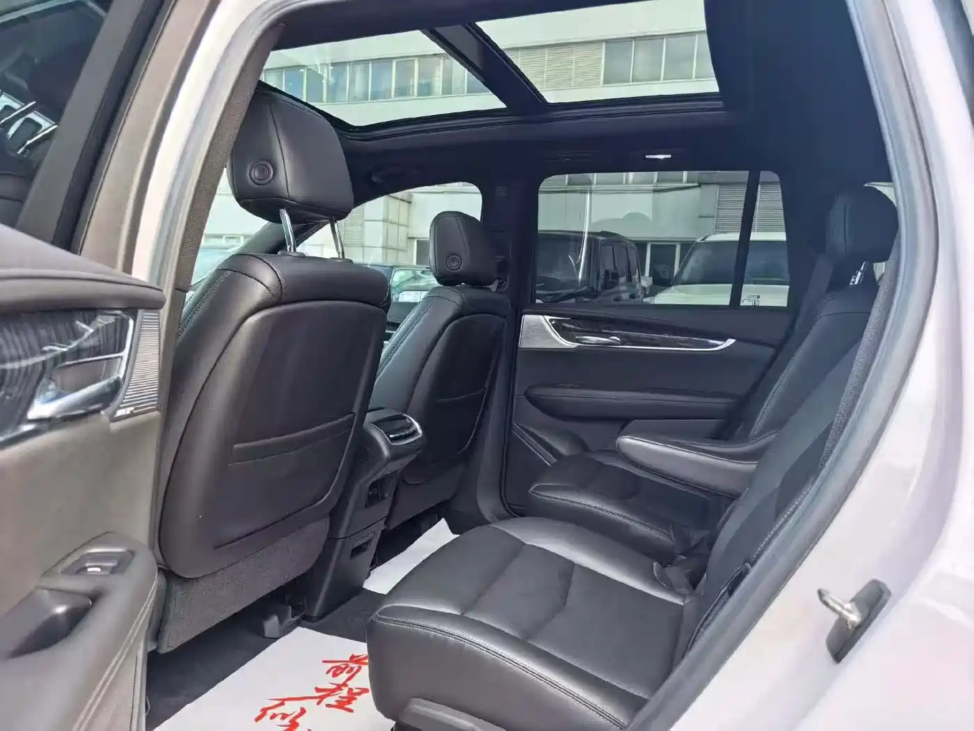 CADILLAC XT6