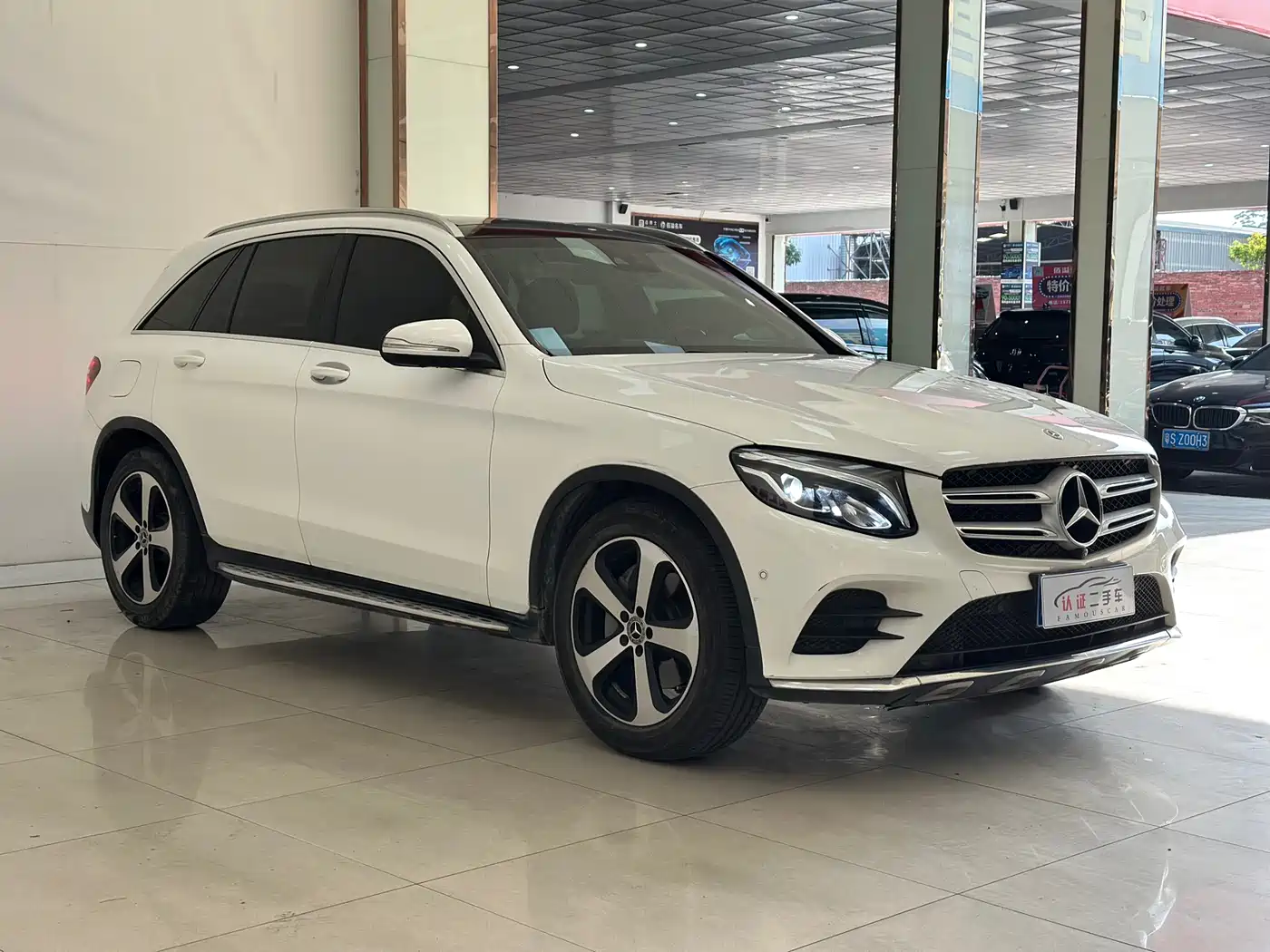 Mercedes-Benz GLC 2017 GLC 260 4MATIC Luxury фото 3